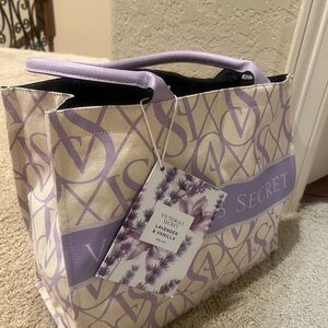 NWT LIMITED EDITION Victoria's Secret Purple and Beige Tote